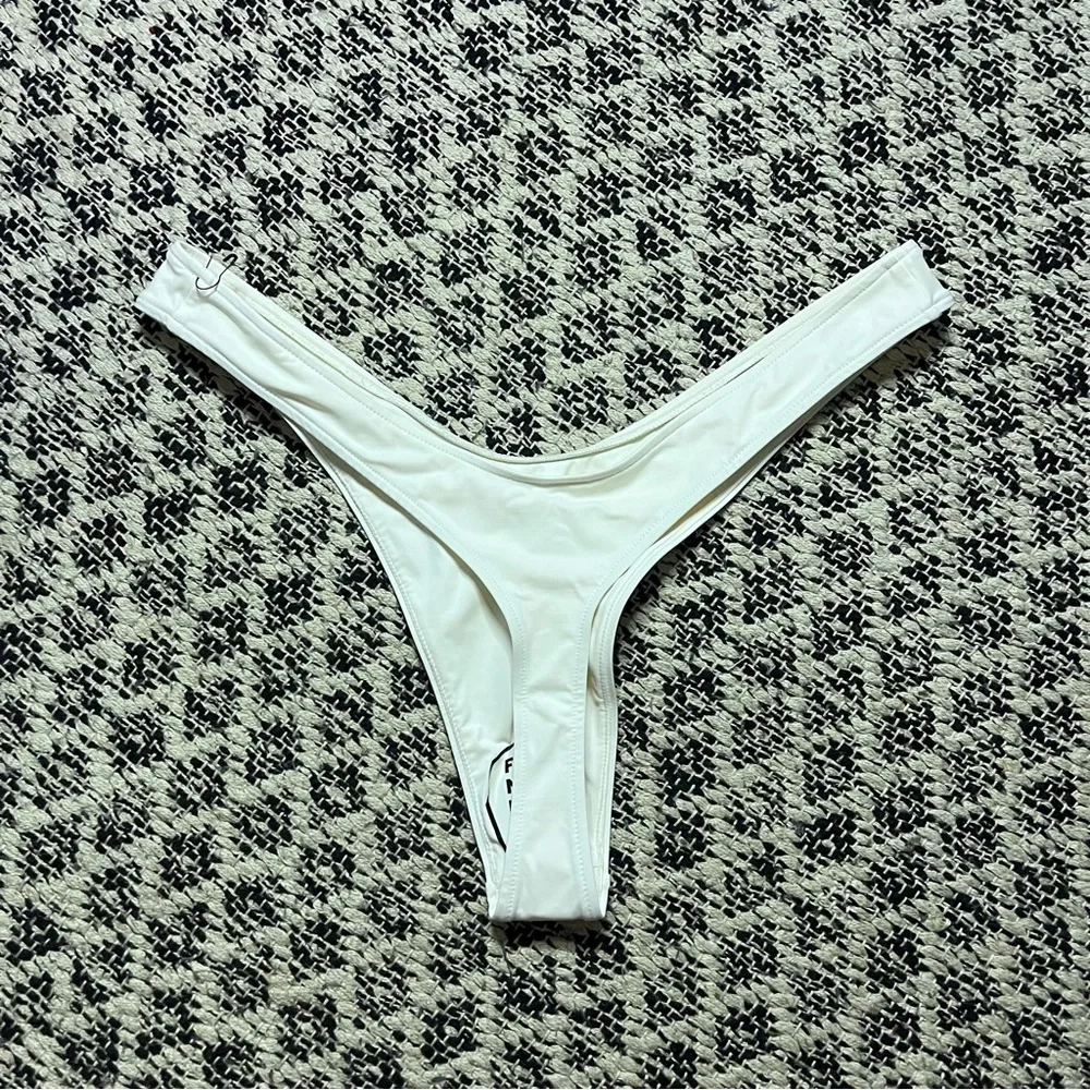 New Frankies Bikinis Full Moon Micro Bikini Bottom in White Size Large